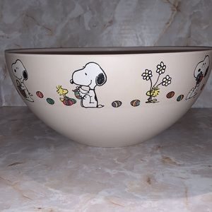 Peanuts:Easter theme large bamboo plastic serving bowl.